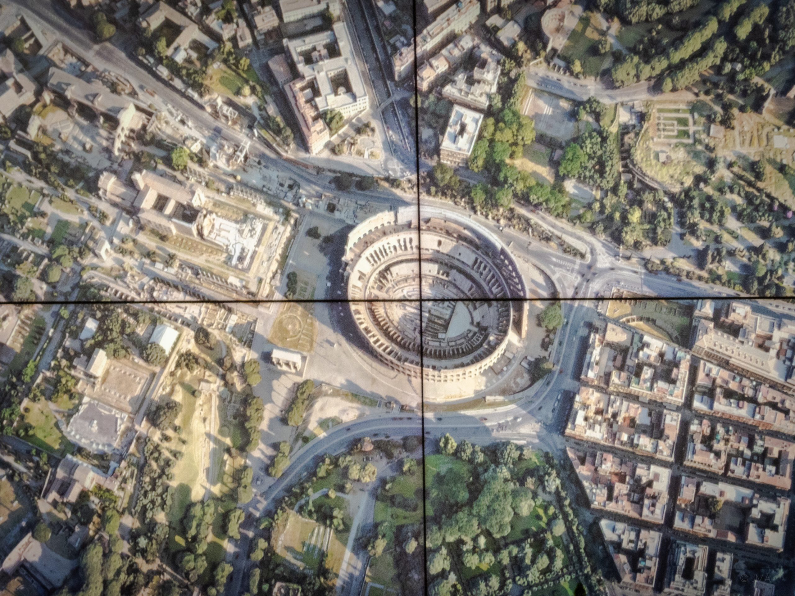Colosseum in Rome | 罗马斗兽场 just moving around
